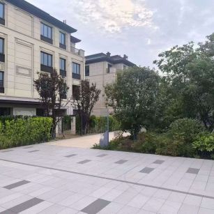 鹤壁 芝麻白与芝麻白搭配铺装，尺寸1200*600