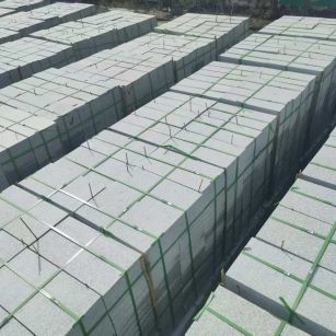 鹤壁 芝麻白1.8公分火烧300*600地铺，清仓大甩卖