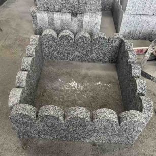 鹤壁 花边石、花坛围栏石、花池界石、菜园栅栏石、镶边石、波浪状界石介绍