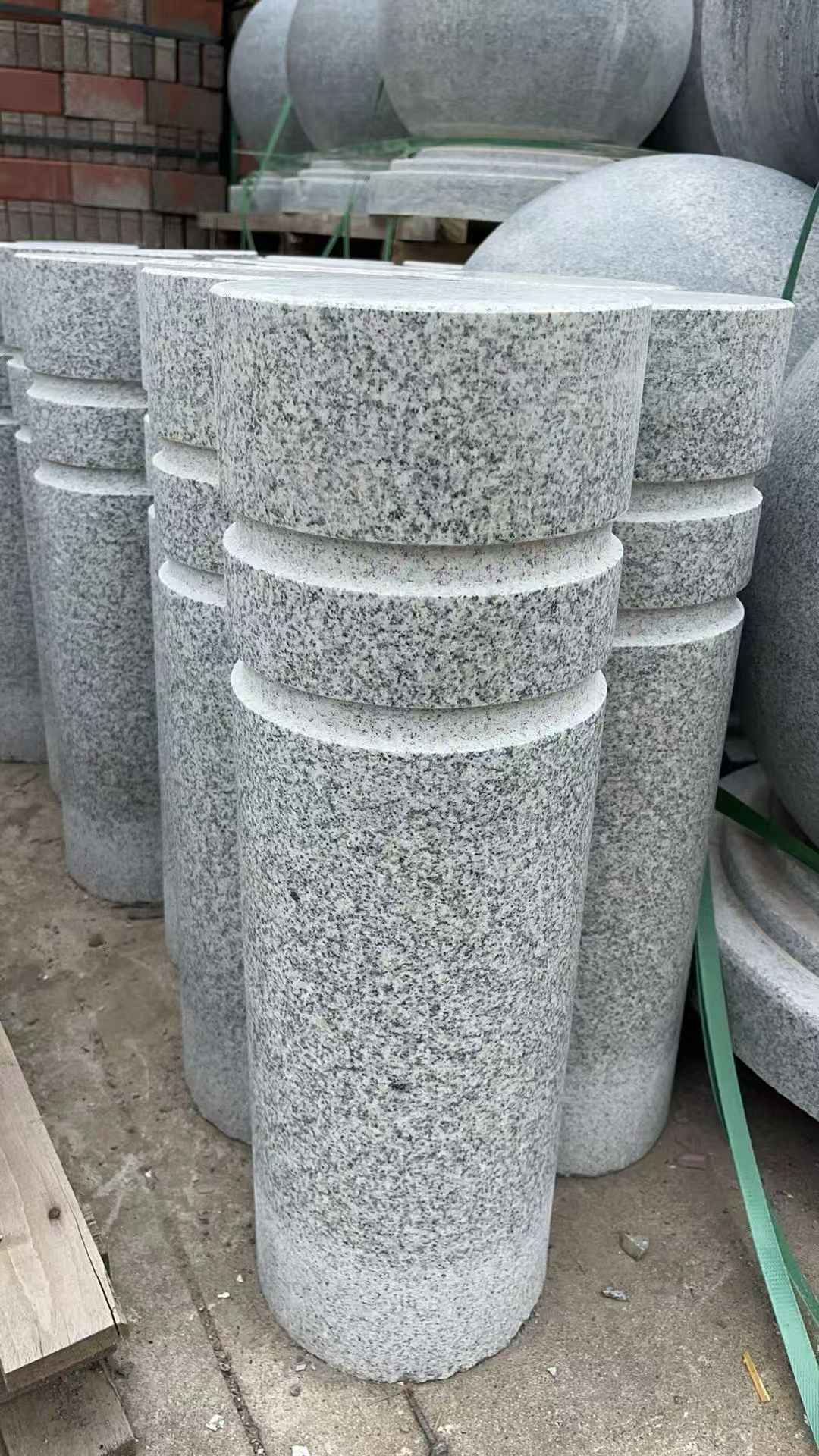 鹤壁 芝麻白花岗岩挡车柱、隔离柱多少钱