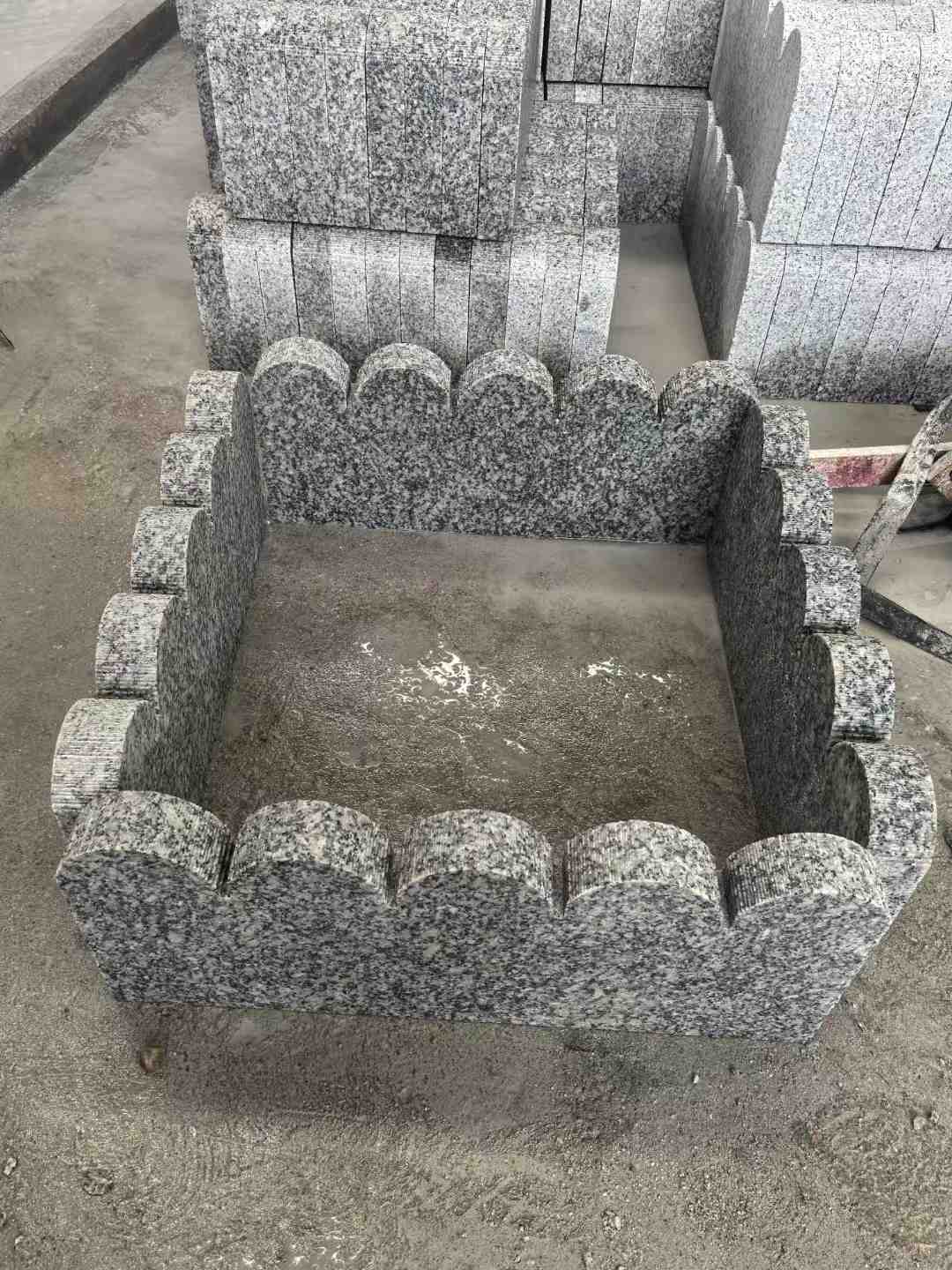 鹤壁 花边石、花坛围栏石、花池界石、菜园栅栏石、镶边石、波浪状界石介绍