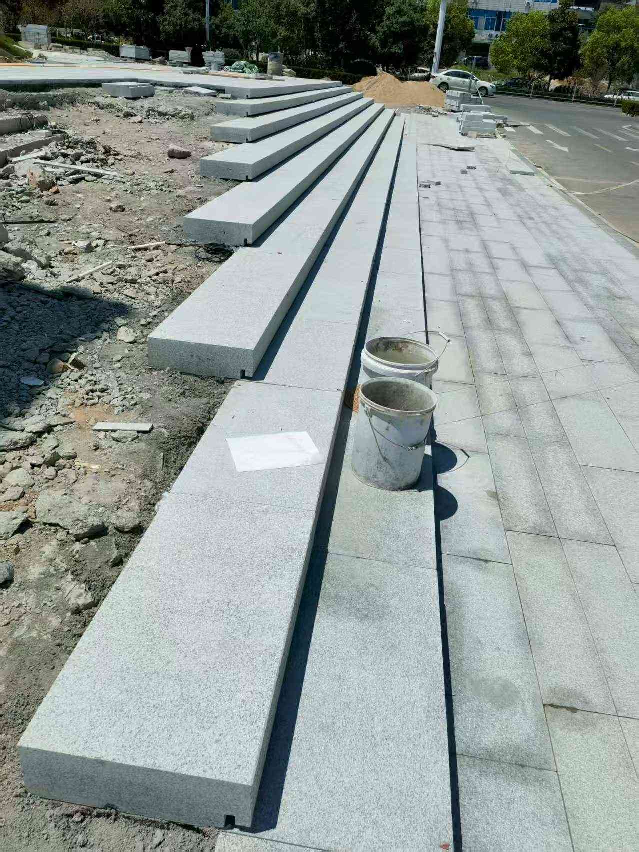鹤壁 芝麻白整石台阶，施工现场