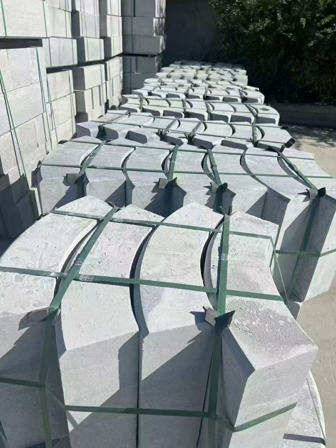 鹤壁 芝麻灰弧形路沿石