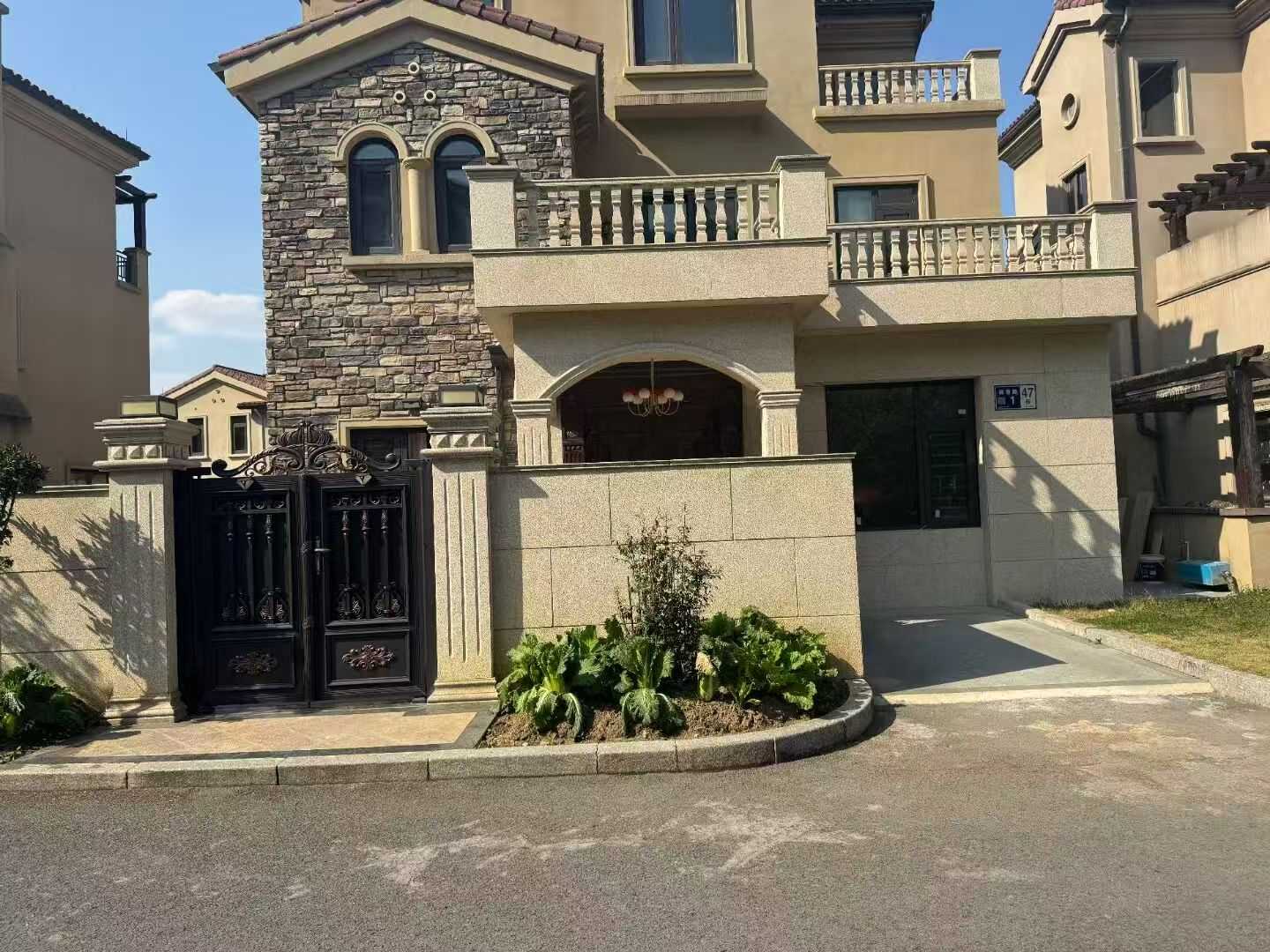 鹤壁黄金麻别墅干挂效果展示