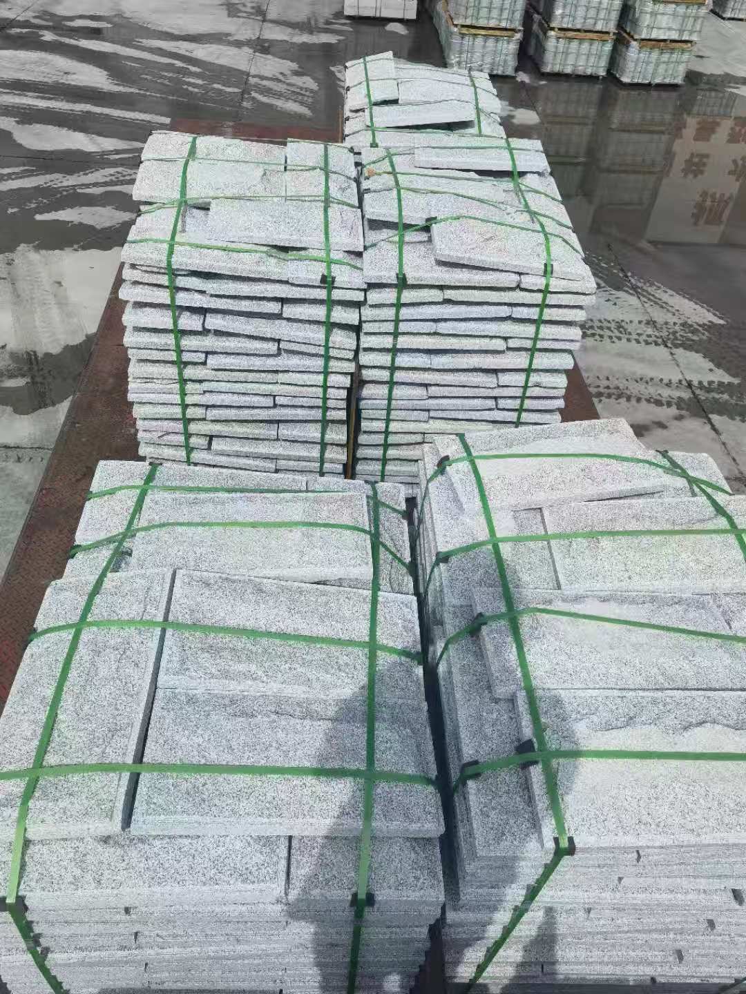 鹤壁 芝麻白蘑菇石装车出货